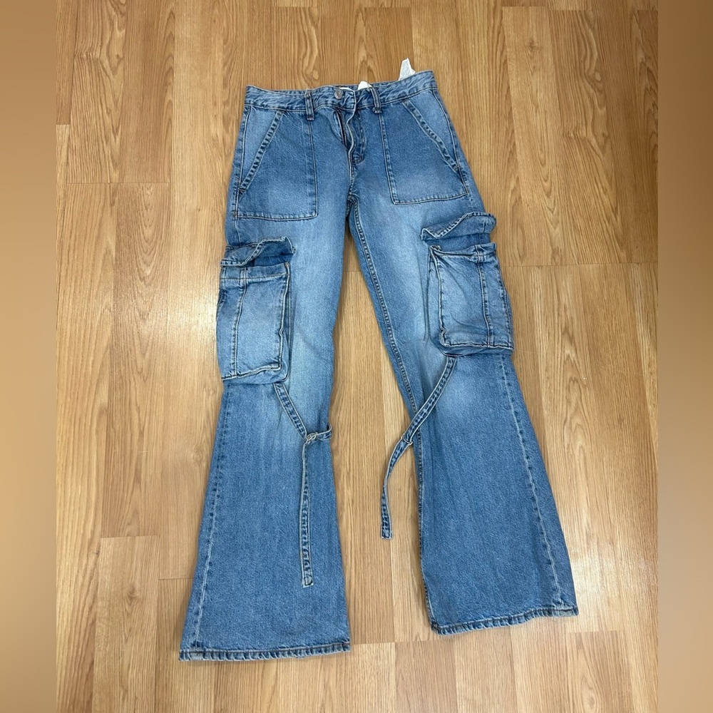 Zara Low Rise Cargo Jeans Denim